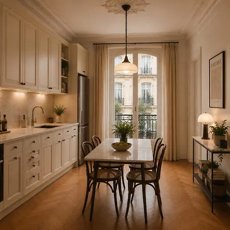 Trocadéro Eiffel Tower Appartement *